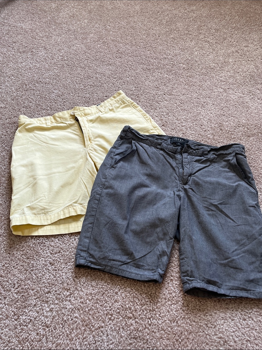Vineyard Vines Yellow and PacSun Gray Flat Front Men’s Shorts